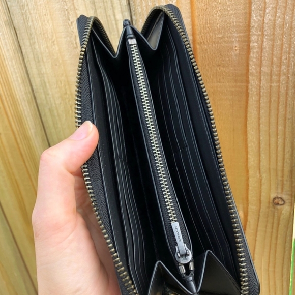 Coach Accordion Wallet In Signature Canvas - Picture 2 of 5